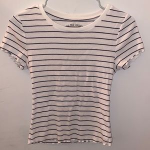 Aeropostale shrunken tee